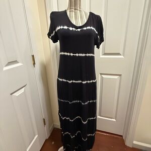 Grace and Lace Black and White Tie-Dye T-Shirt Maxi Dress